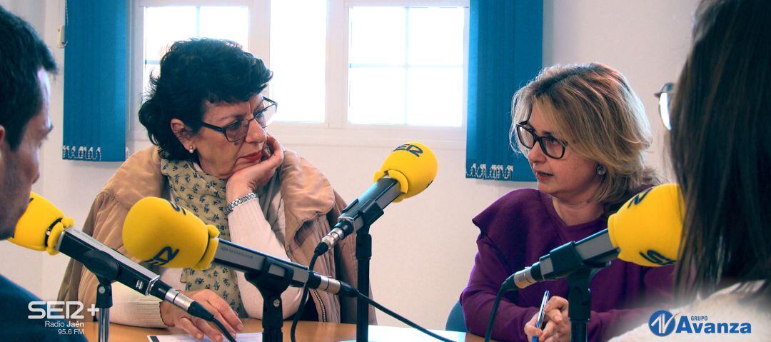 La presidenta de Down Jaén, María Dolores Gómez, junto a otras intervinientes en el programa.