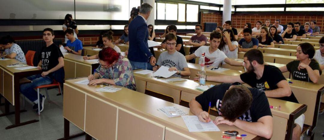 Imagen de la prueba de este lunes de la EvAU en Albacete