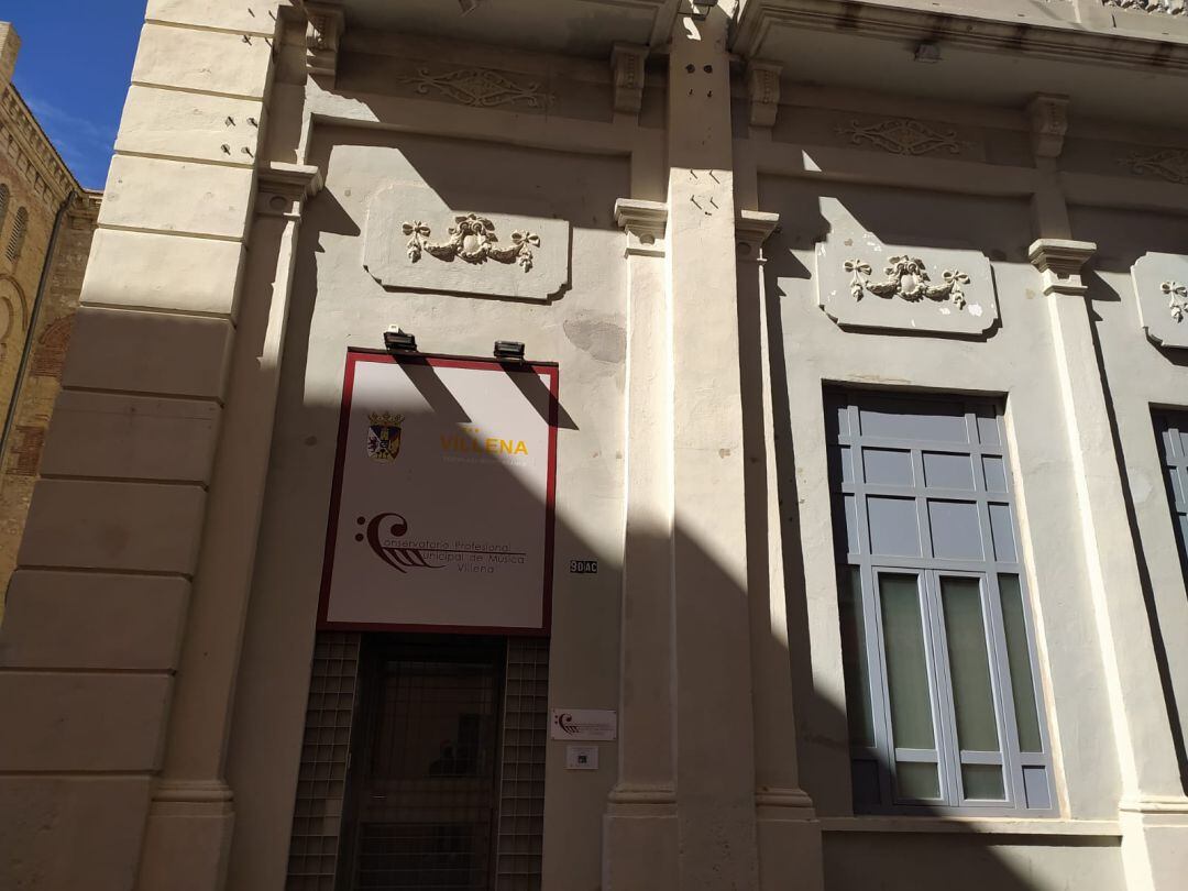 Entrada del Conservatorio Profesional de Música de Villena