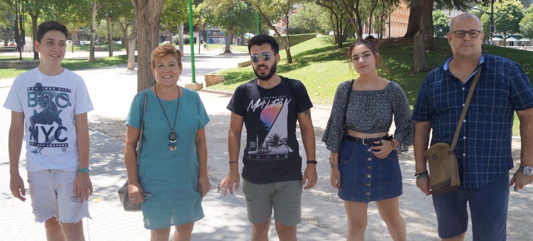 De izquierda a derecha: Esteban, Carmen, Álvaro, Natalia y Ginés