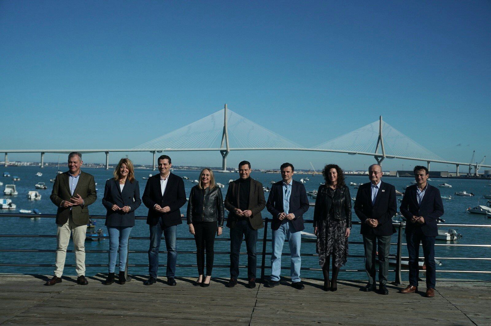 El presidente de la Junta y del PP Andaluz, Juan Manuel Moreno Bonilla, con los candidatos del PP en las capitales andaluzas