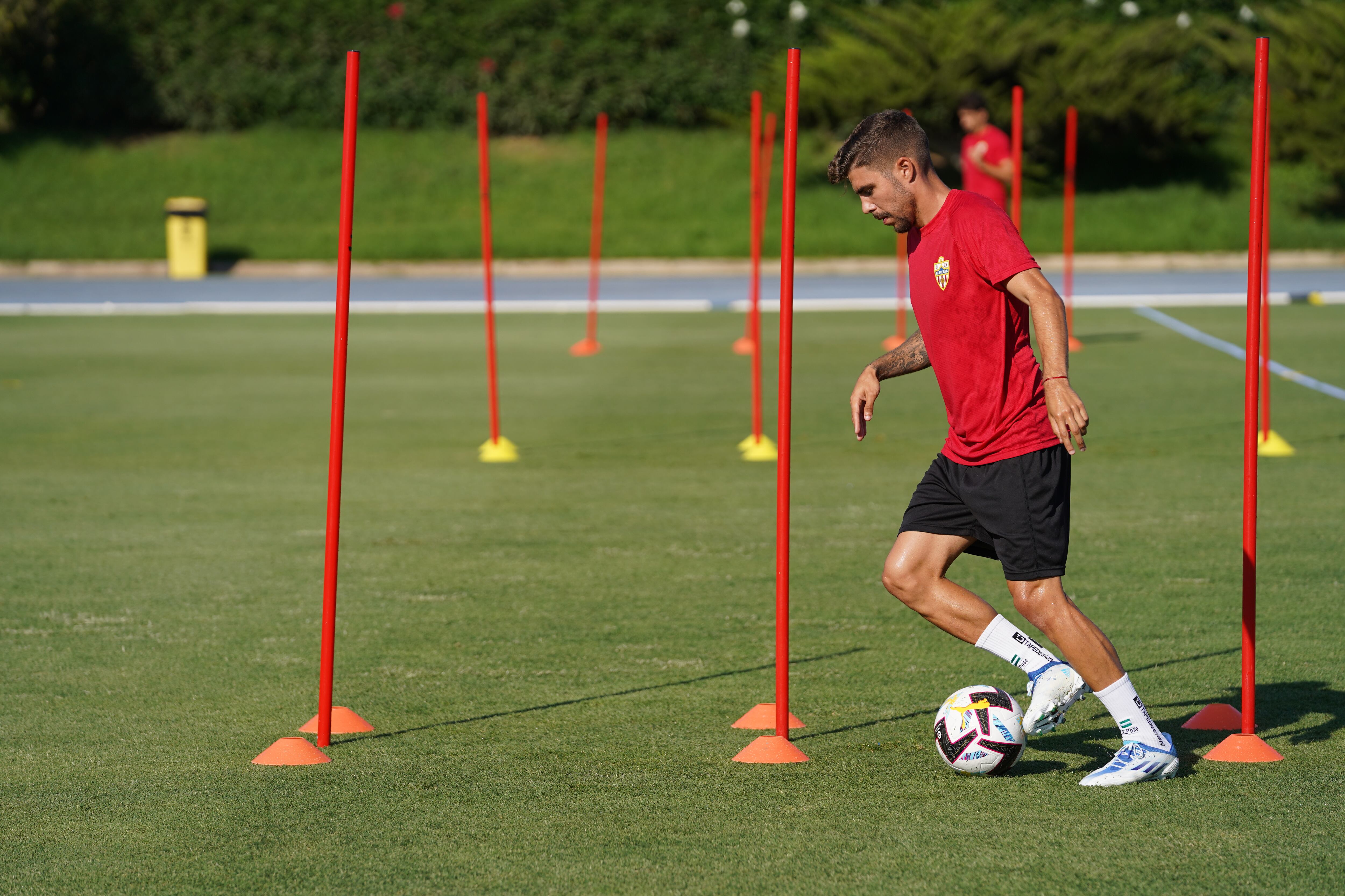 Pozo en el campo Anexo del Power Horse Stadium.