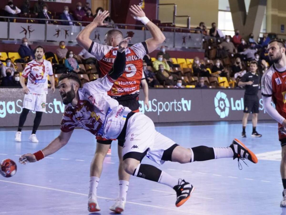 Tioumentsev acaba con las esperanzas del ABANCA Ademar