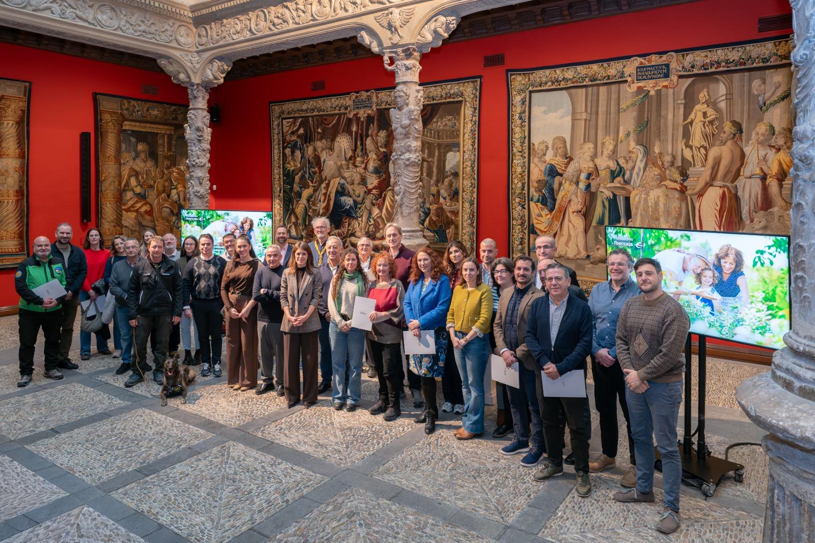 Momento de la firma del acuerdo en el Palacio de la Infanta en de Ibercaja