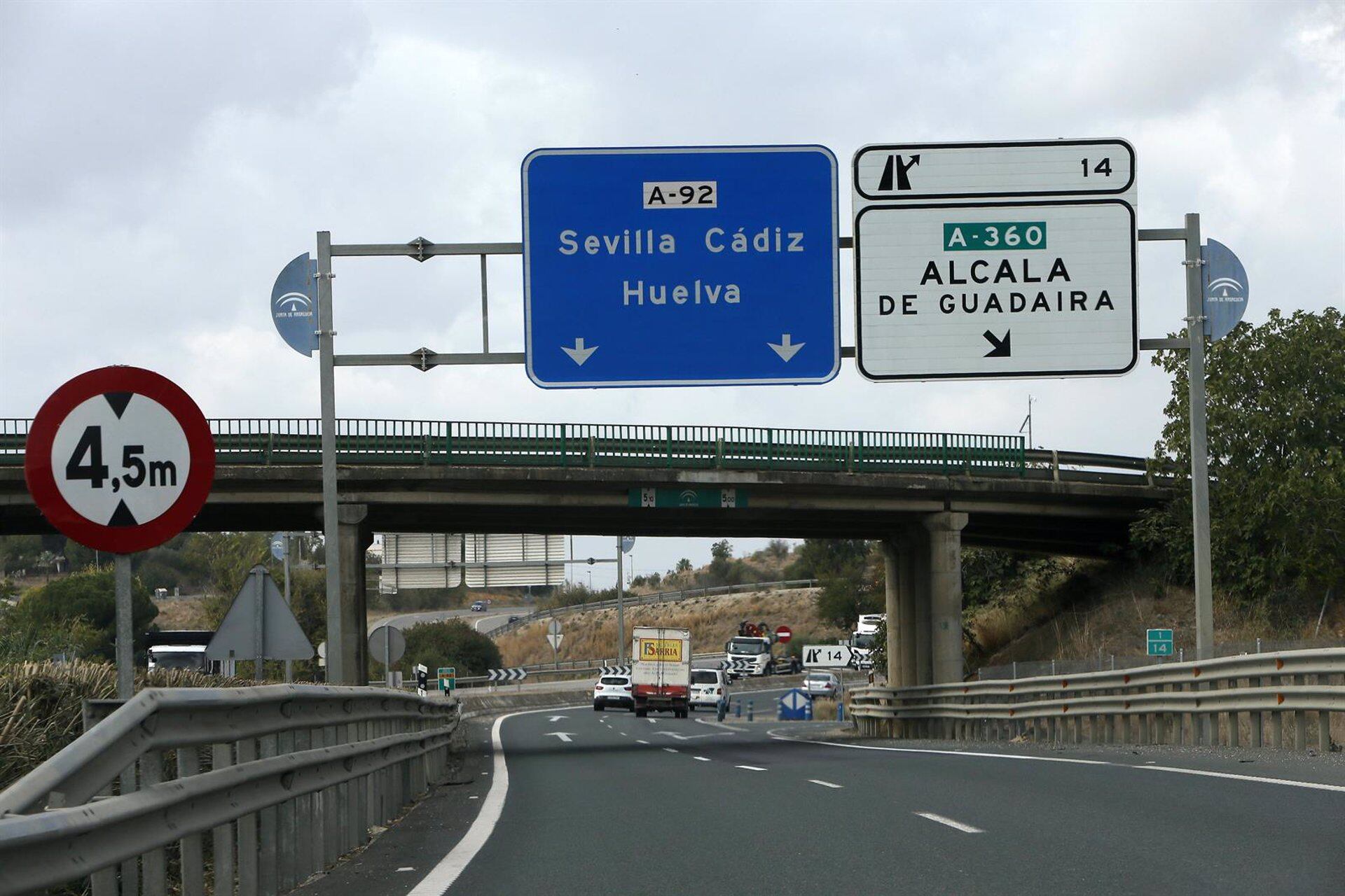 Tramo de la autovía A-92 a su paso por el término municipal de Alcalá de Guadaíra/Manuel Olmedo