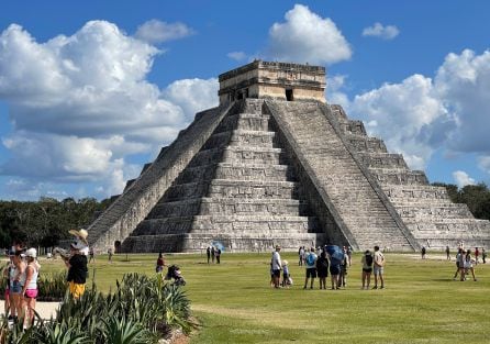 Pirámide de Chichén Itzá, en la ciudad maya del mismo nombre, que recuerda al diseño del teatro que quiere levantar Nacho Cano.