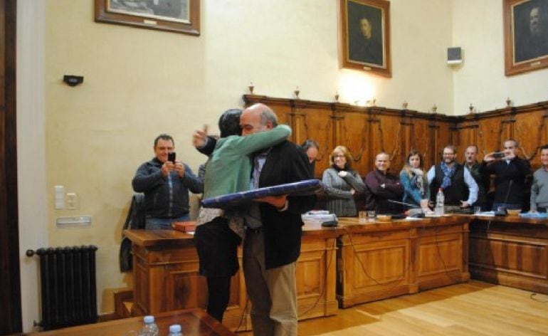 Homenaje a Silvia Lacárcel -exdirectora de SER Calatayud y ahora directora de SER Teruel- en el último pleno del ayuntamiento bilbilitano.