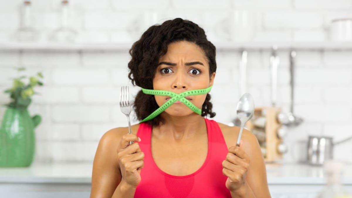 La psicóloga Emilia Cabanes y la nutricionista Silvia Castelló en Hoy por Hoy Villena