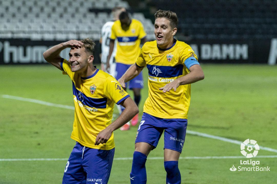Fran Villaba celebra su gol en Castalia. 