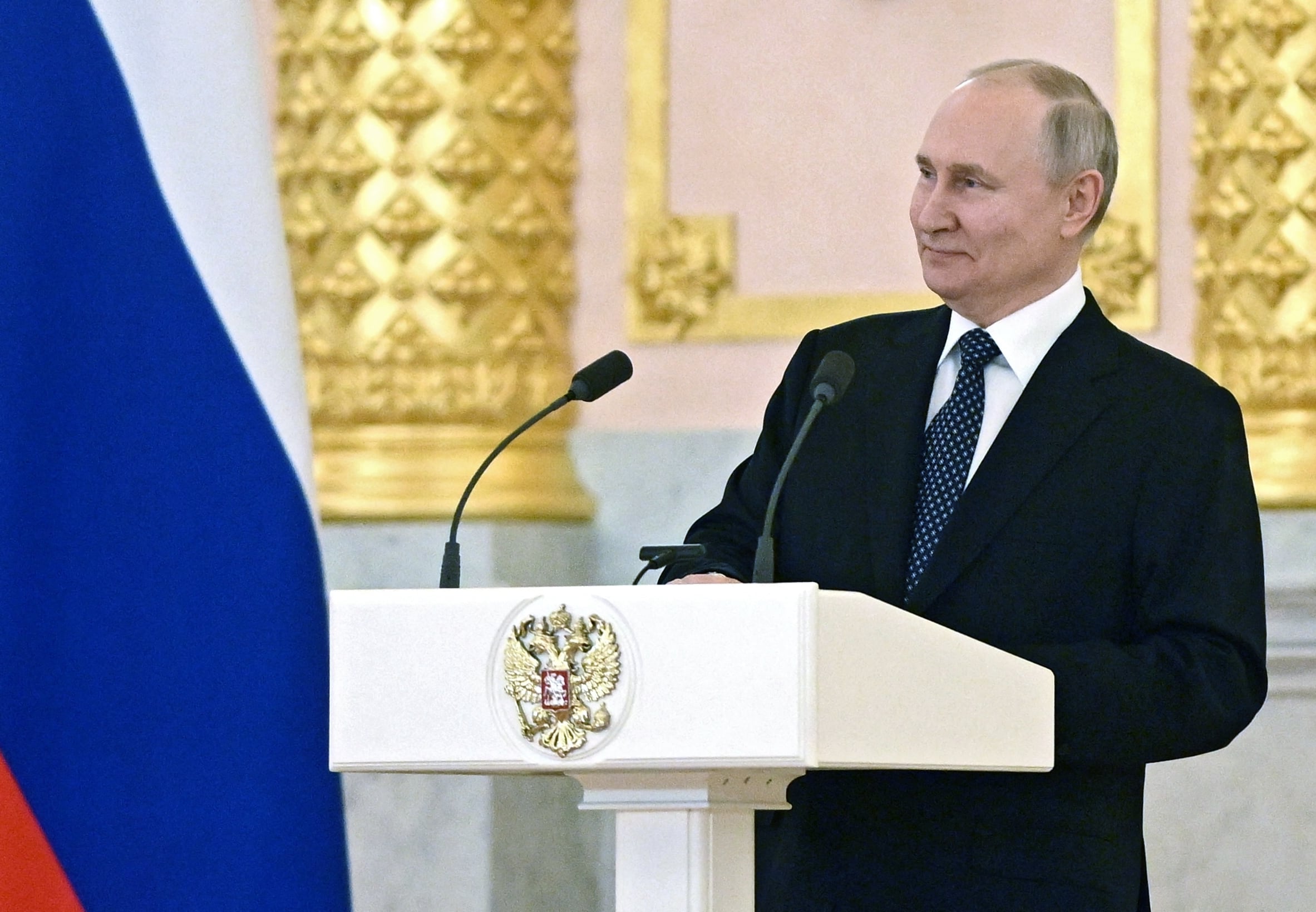 Vladimir Putin en la ceremonia de recepción de los nuevos embajadores en Rusia (Photo by VLADIMIR ASTAPKOVICH/SPUTNIK/AFP via Getty Images)