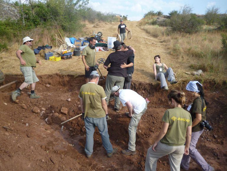 Trabajos de campo en Barcones a cargo de Recuerdo y Dignidad.