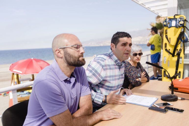 Juanjo Alonso (centro) concejal de Servicios Municipales.
