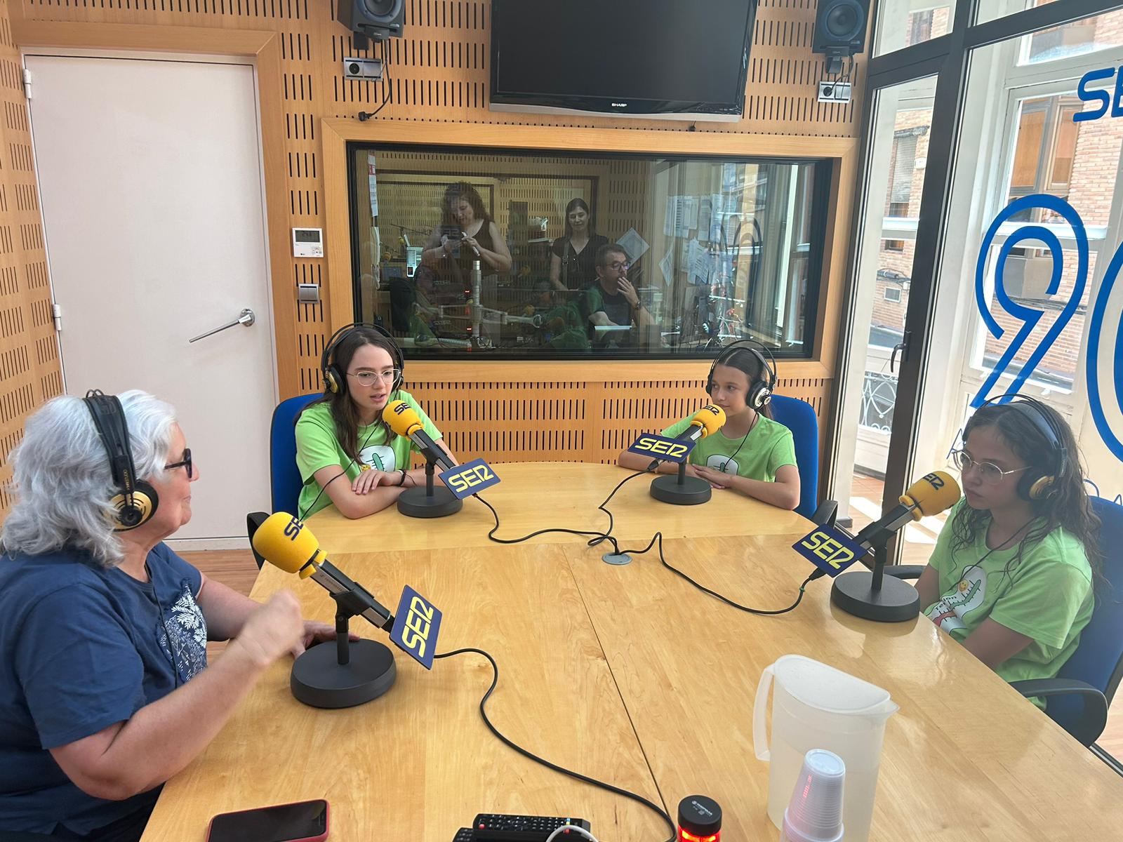 María José Candel, cofundadora de Talento STEM, ha acompañado a Ana Fernández, Irene Porlan y Noa Gómez, de &#039;Motivational Girls&#039;, en su visita al programa Hoy por hoy Murcia.