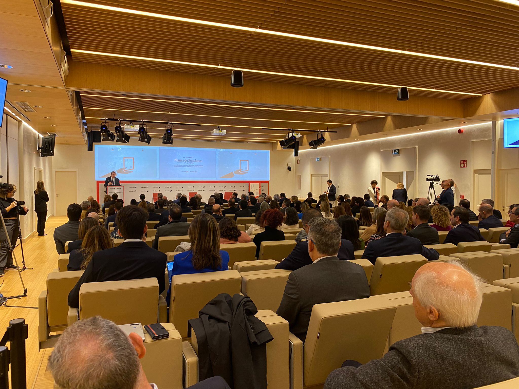 Ibercaja y CincoDías debaten sobre los planes de pensiones en Madrid.