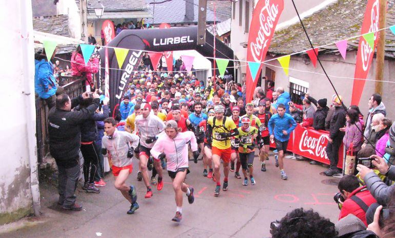 Salida de los 500 participantes en la VIII Alto Sil