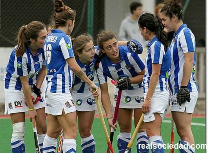 Las chicas de la Real Sociedad preparadas para ganar al Liga ante el Club de Campo