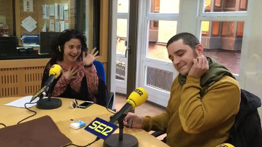 Emmanuel Vizcaíno y Elena Serrano, protagonistas de la semana del espacio Entrevistas Interesantes de Zoo Cabaret para Hoy por hoy