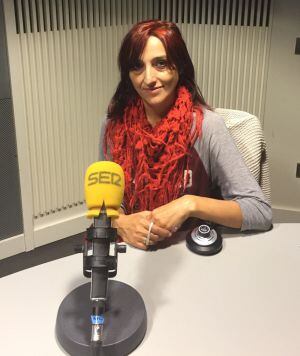 Helena Maleno en los estudios de Radio Madrid