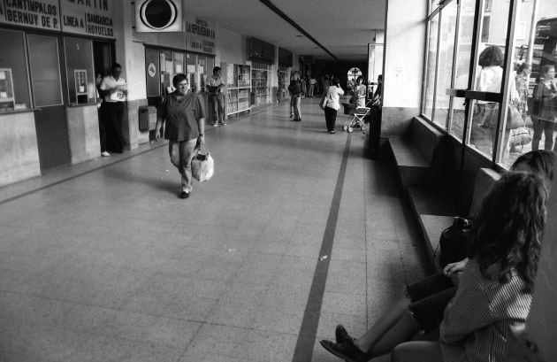 Interior de la estación de autobuses de Segovia en la década de los años &#039;90