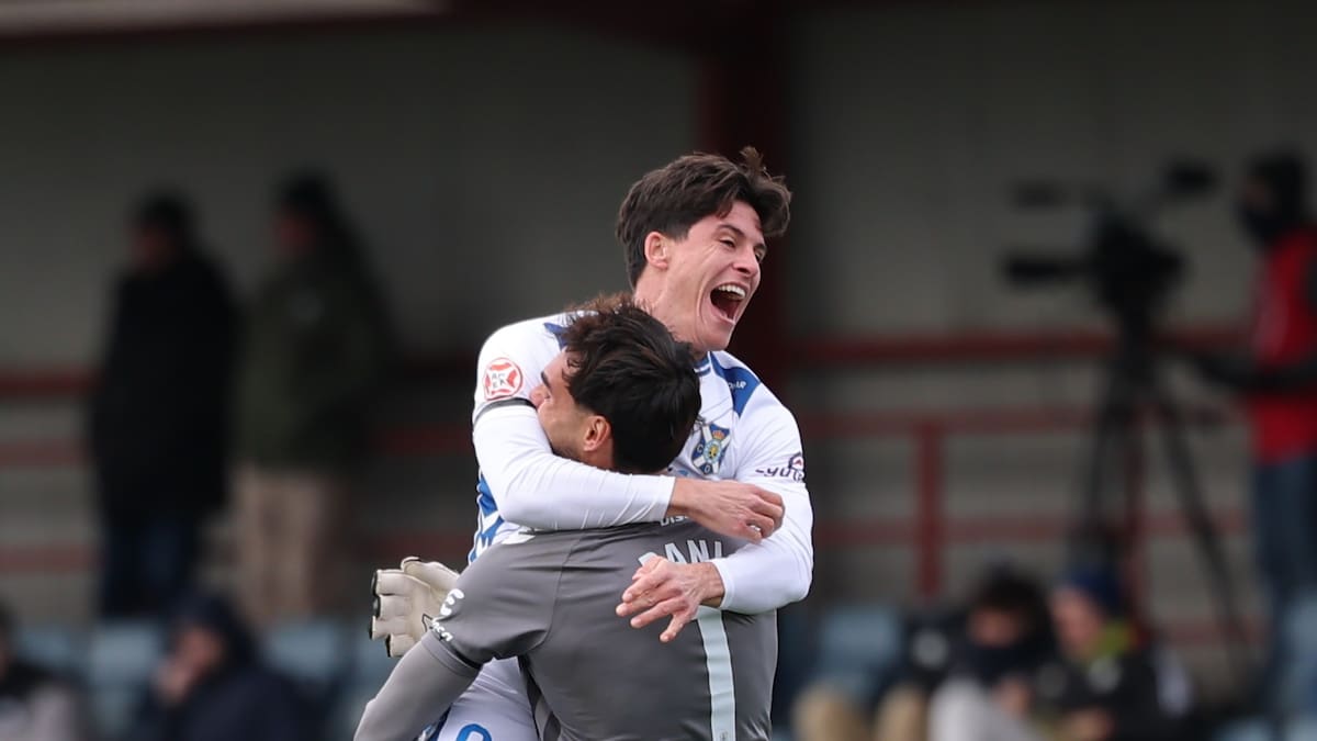 Ya es campeón de invierno: Alassan y Aitor Sanz alumbran la primera victoria del año para el CD Tenerife