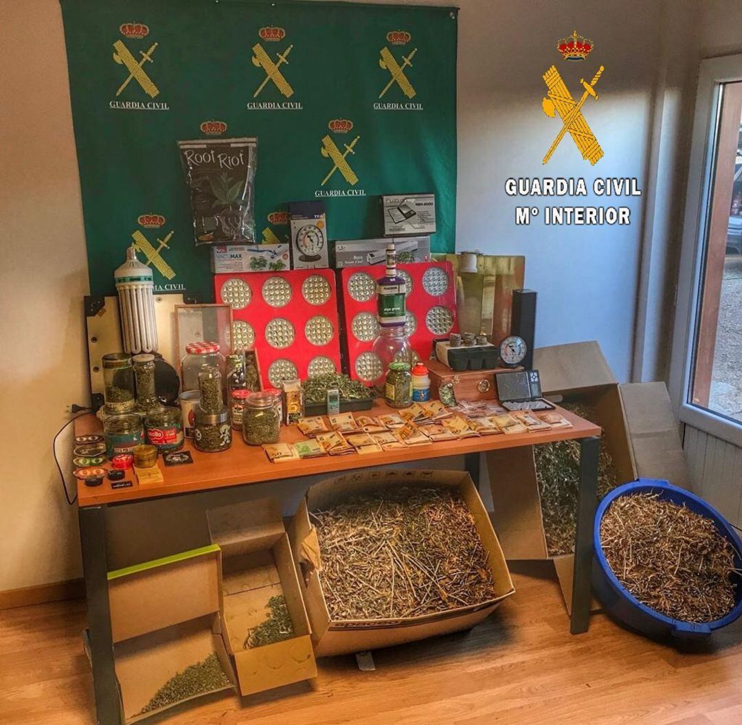 Material incautado por la Guardia Civil de Palencia