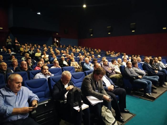 Un momento de la Asamblea de la Cooperativa Los Monegros