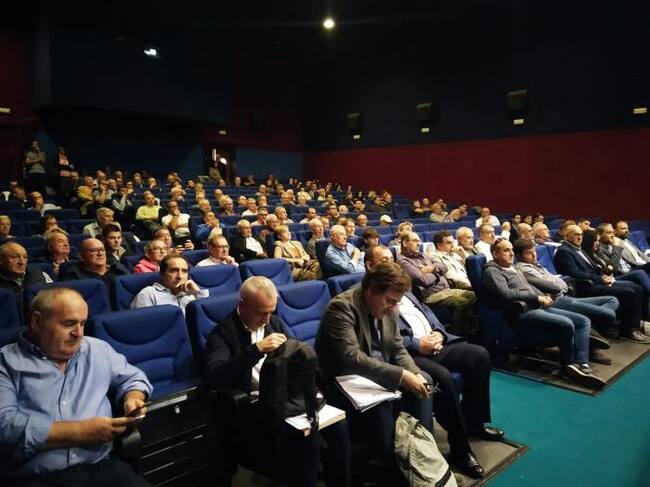 Un momento de la Asamblea de la Cooperativa Los Monegros