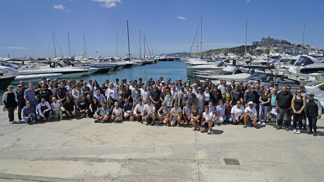 Representantes de la amarristas y titulares del Puerto deportivo