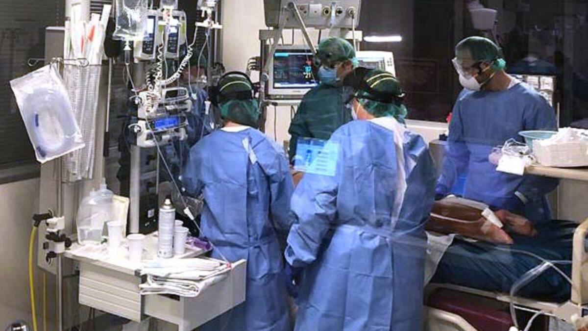 La ocupación de las UCI por pacientes COVID vuelve a subir tras un mes estable