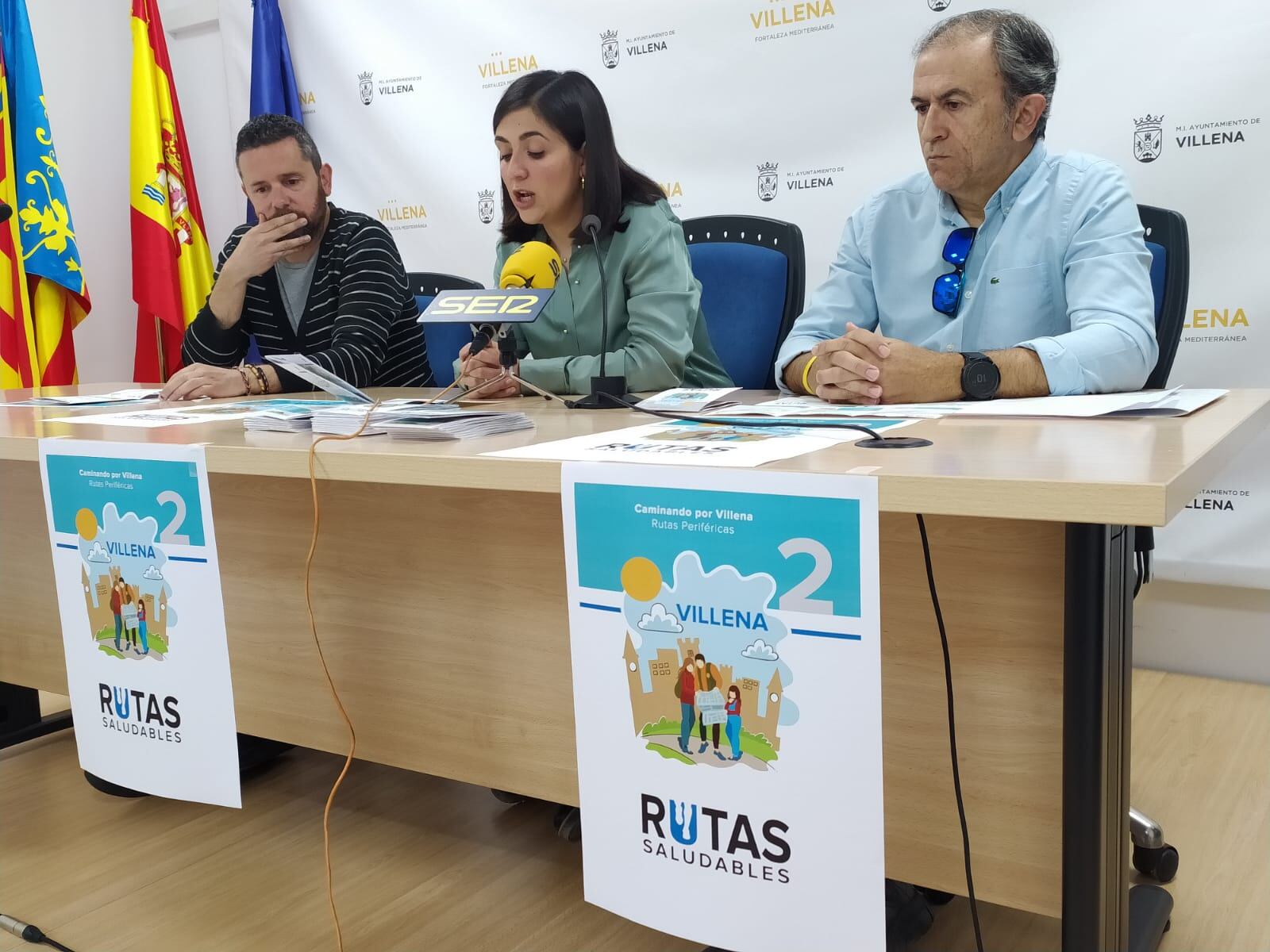 Momento de la presentación de la guía