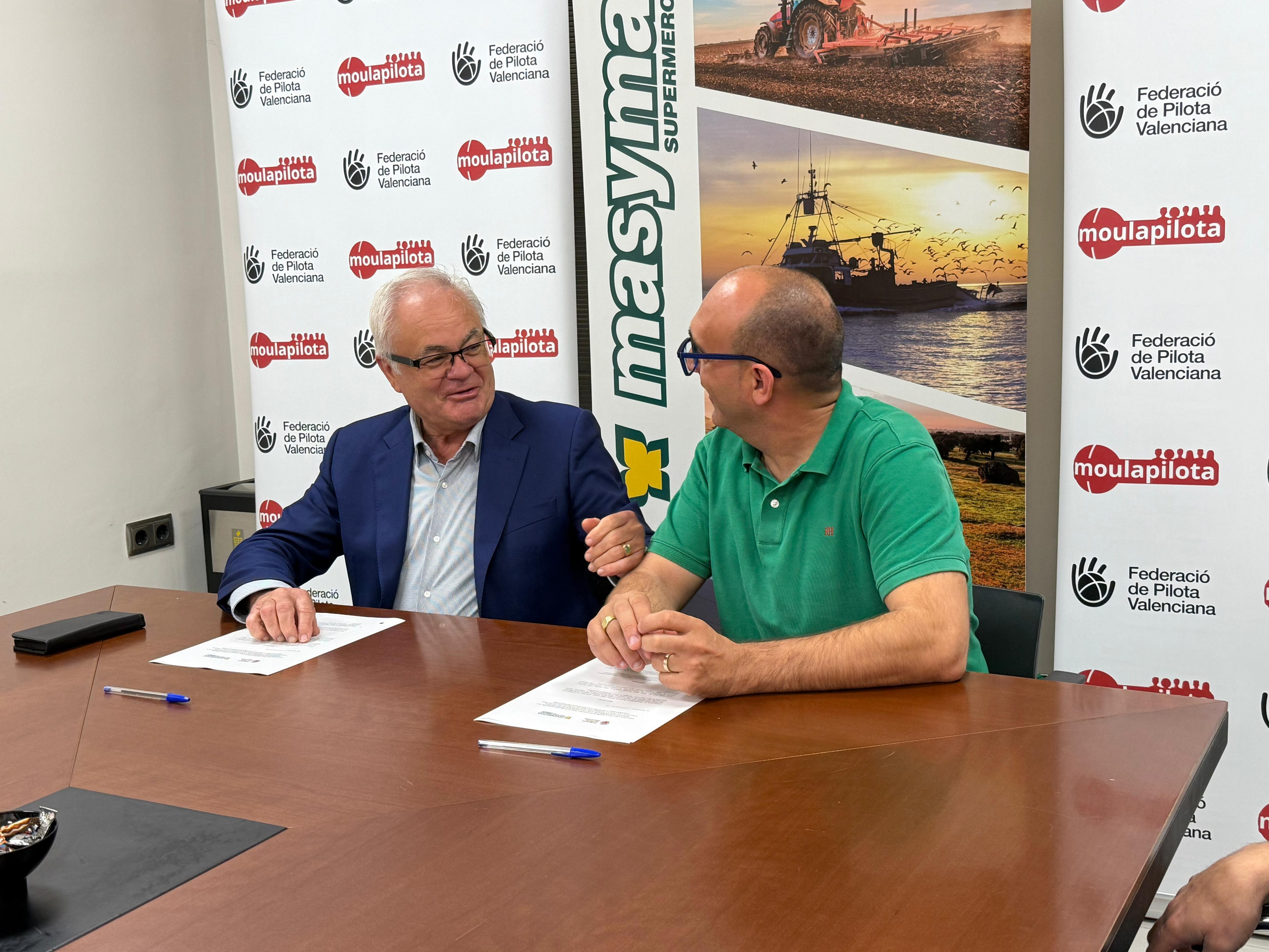 José Juan Fornés i Vicent Molines, durante la formalización del acuerdo