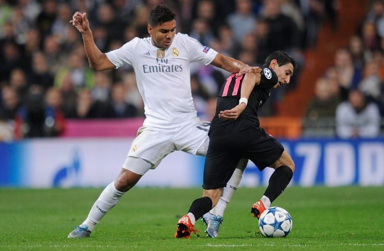 Ángel di María, frente a Casemiro en el partido del Bernabéu entre el Real Madrid y el PSG.