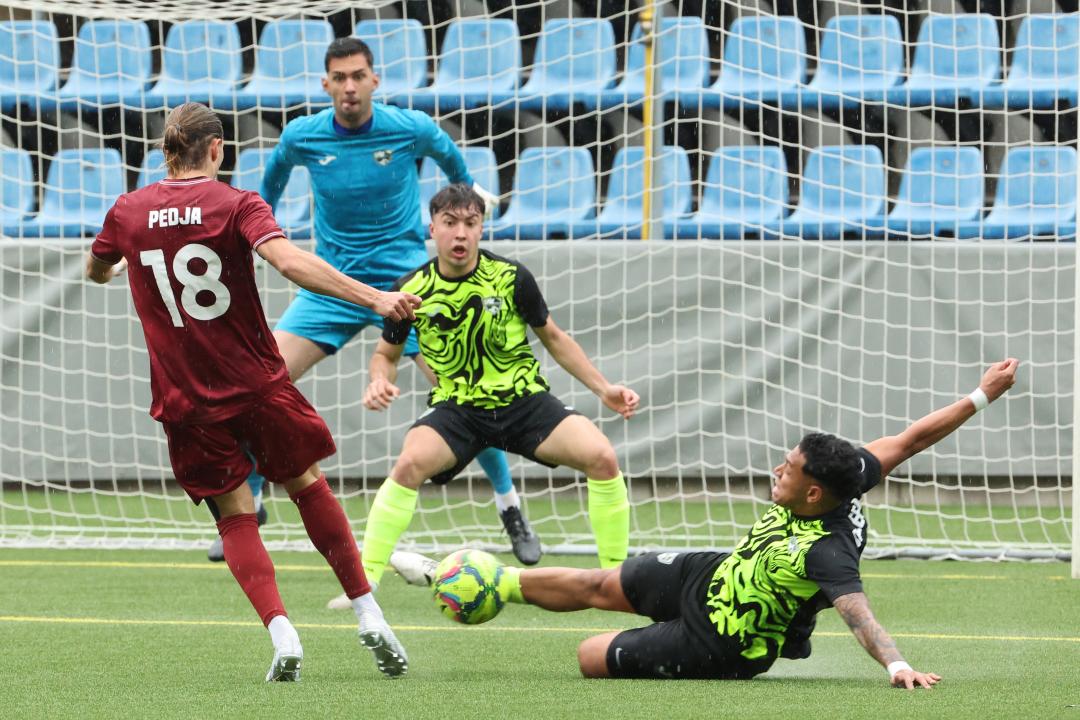 Un moment del partit entre el líder, Inter Escaldes, i l'FC Ordino de la 24 jornada de la Lliga Multisegur