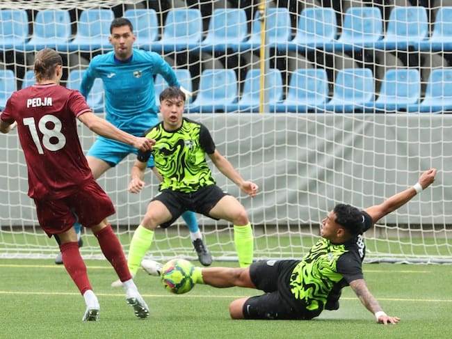 Un moment del partit entre el líder, Inter Escaldes, i l'FC Ordino de la 24 jornada de la Lliga Multisegur