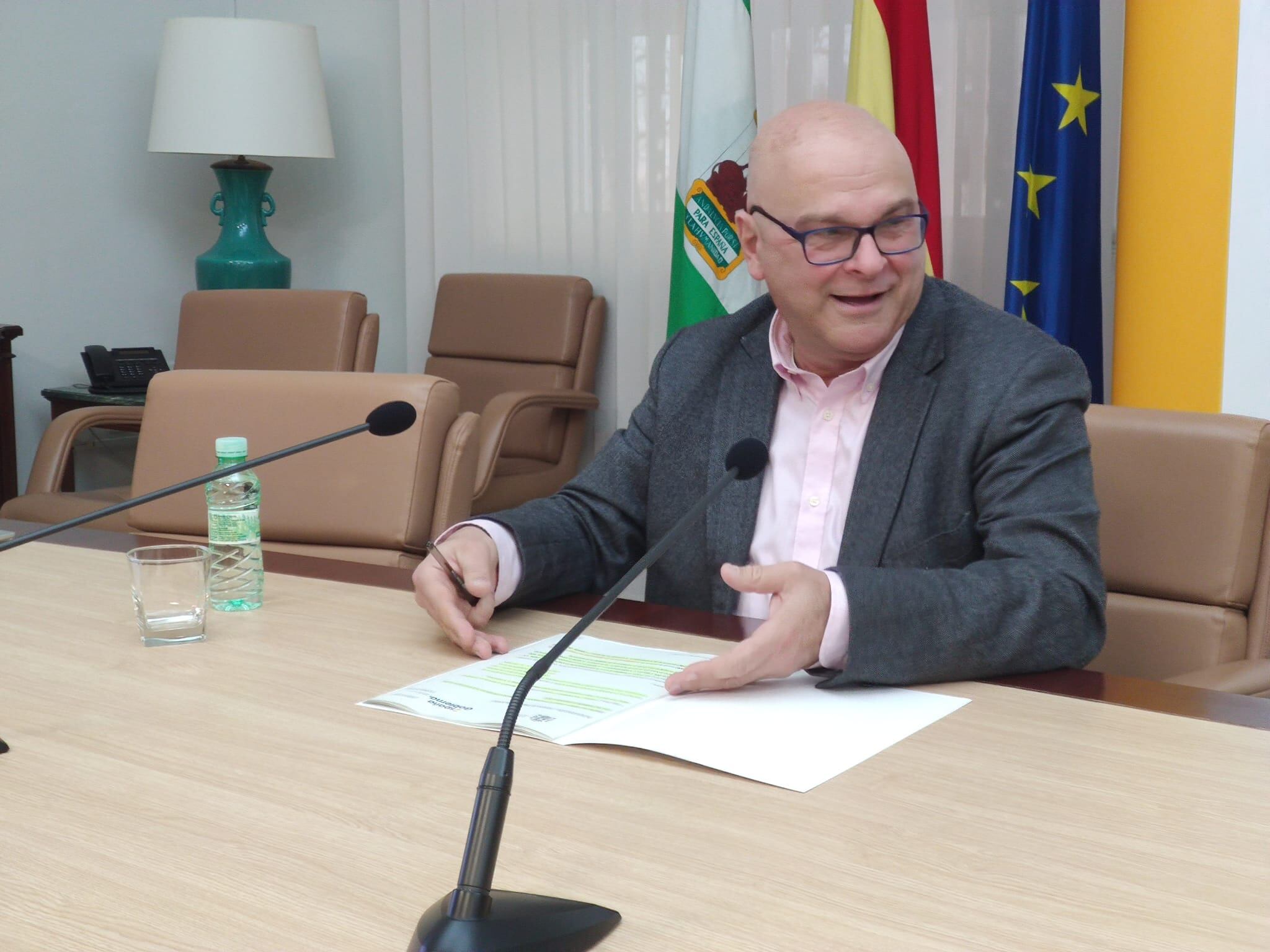 Manuel Fernández, subdelegado del Gobierno de España en Jaén, durante una rueda de prensa