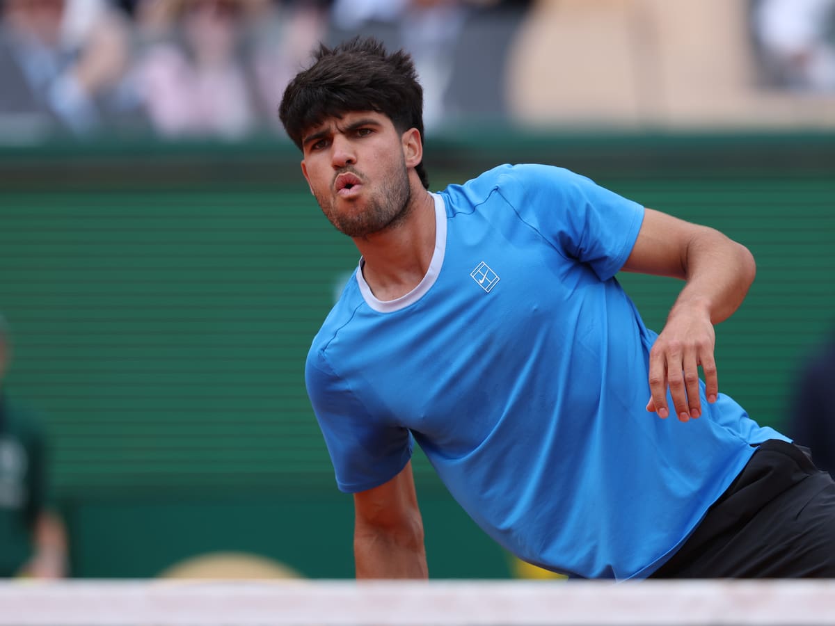 Alcaraz estalla en Montecarlo: "La gran diferencia es que él mete todos los primeros y yo no meto ninguno"