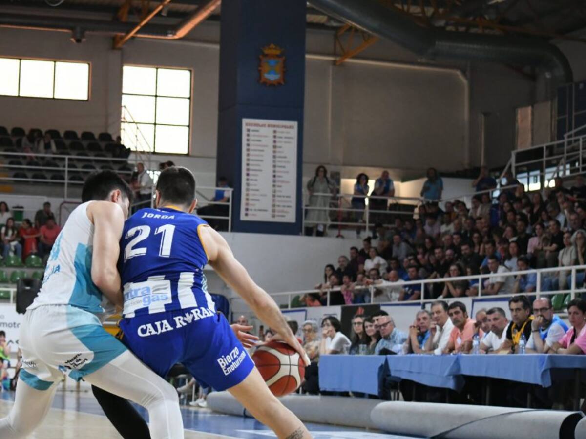 El Hestia Menorca se muestra superior al Clínica Ponferrada SDP