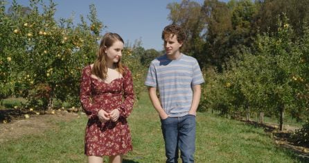 Ben Platt y Kaitlyn Dever, protagonistas de Querido Evan Hansen.