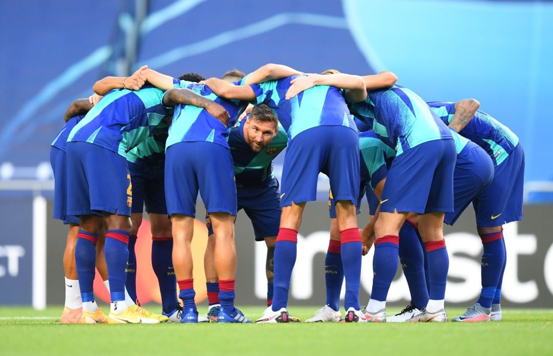 Leo Messi, junto a sus compañeros antes del partido ante el Bayern en la Champions League.