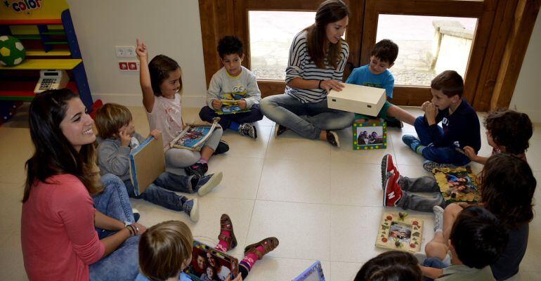 L'escola de Salàs de Pallars reobre les portes 16 anys després del seu tancament amb 11 alumnes