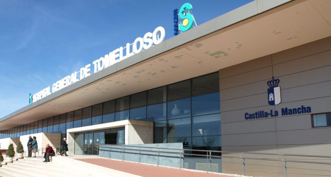 Imagen de la entrada del Hospital de Tomelloso (Ciudad Real)