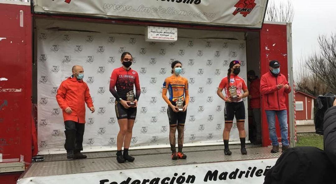 Carla Pérez en el podio de San Lorenzo del Escorial