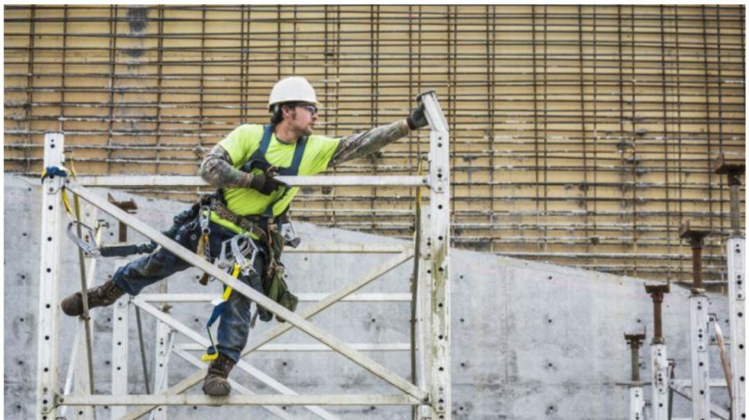 Imagen de archivo de un trabajador de la construcción