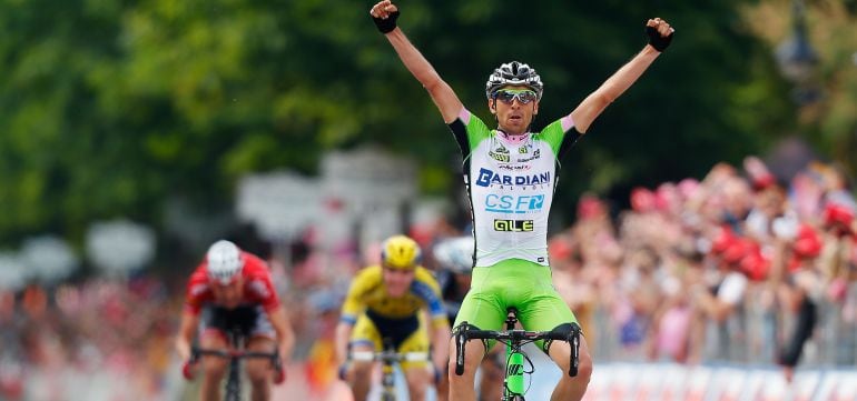 Stefano Pirazzi celebra una victoria de etapa