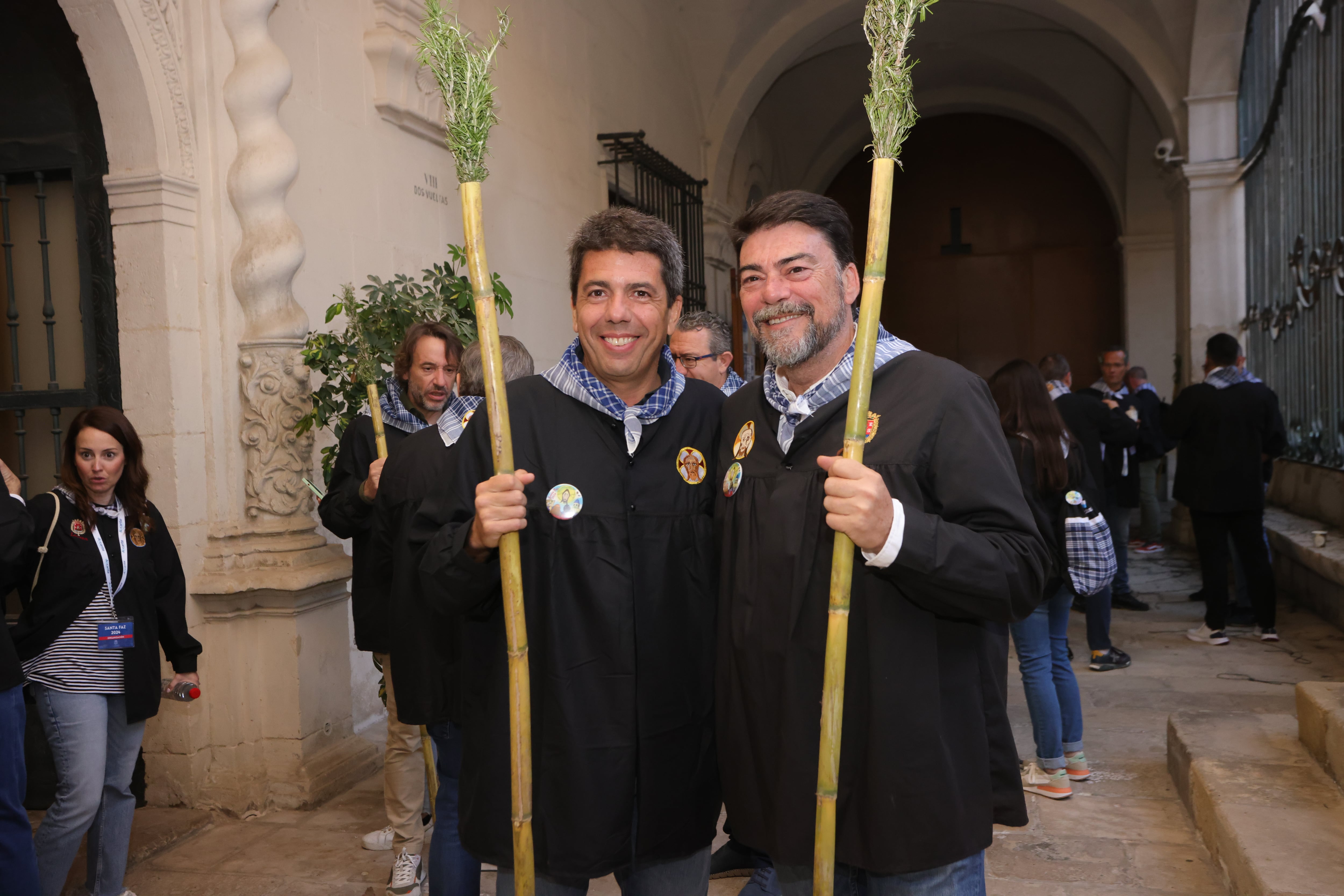 Carlos Mazón, president de la Generalitat y Luis Barcala, alcalde de Alicante, en la romería de Santa Faz 2024