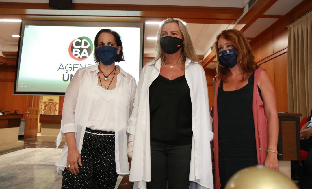 Las concejalas Blanca Torrent, Isabel Albás y Marian Aguilar
