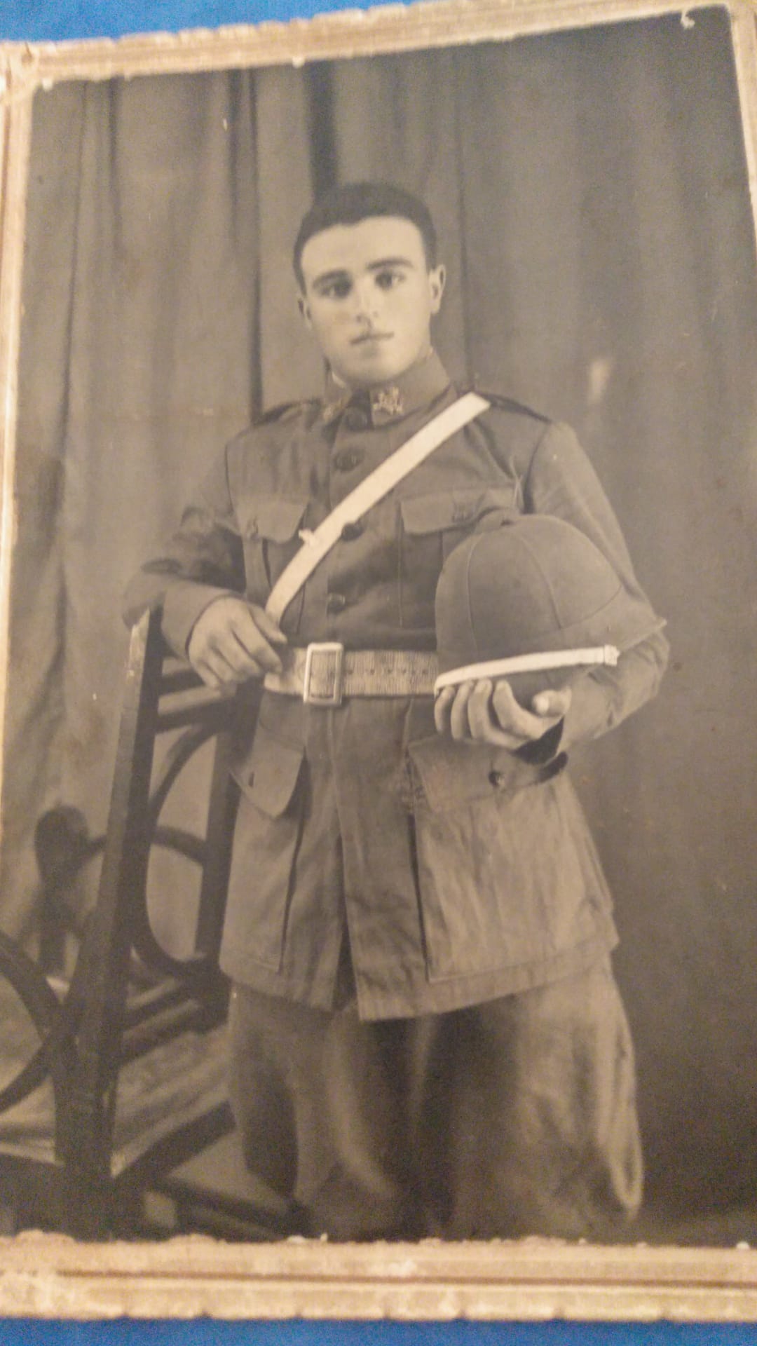 Rafael Saura, militar republicano de Menorca, vestido de uniforme.