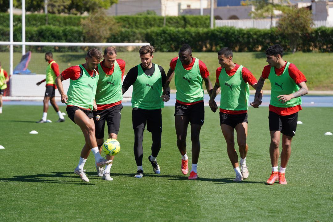 Semana de tranquilidad y alegría en el Almería.