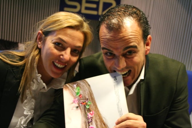 Guillermina Bravo, directora de Montagud Editores, y Javier Antoja, director de Apicius, en los estudios de la SER.