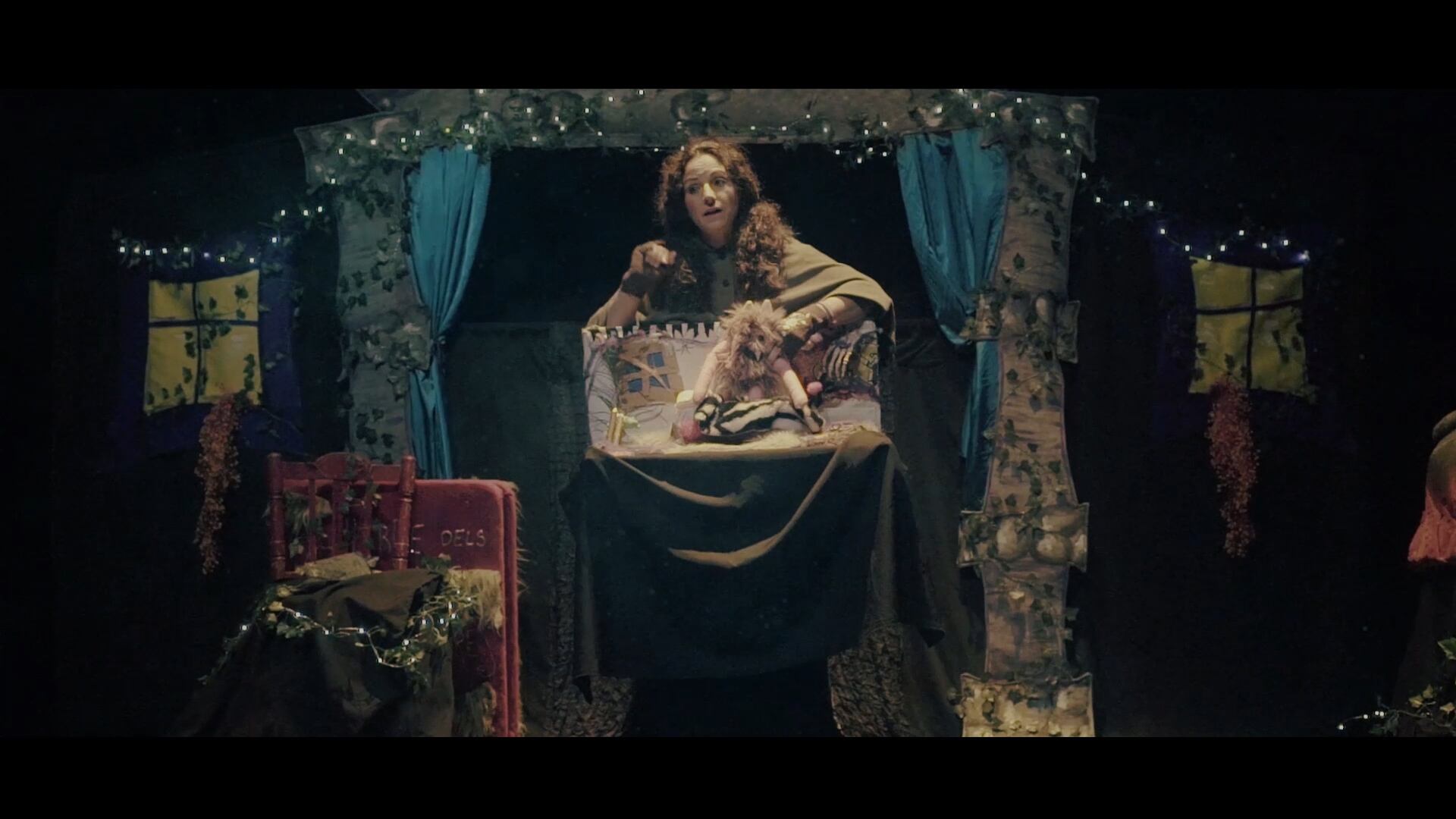 Representación de la compañía valenciana Disparatario.